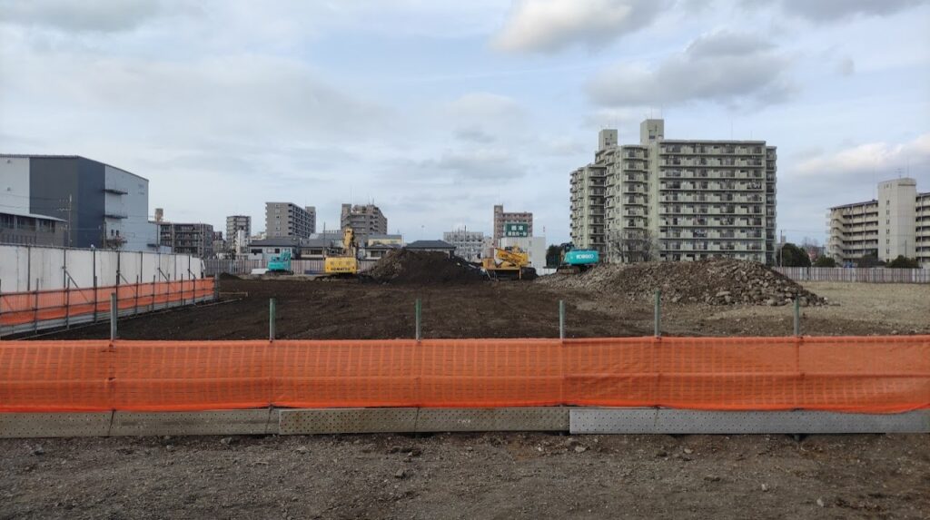 南橋本の「相模原スポーツガーデン」跡地にて、物流施設が建設中です。09
