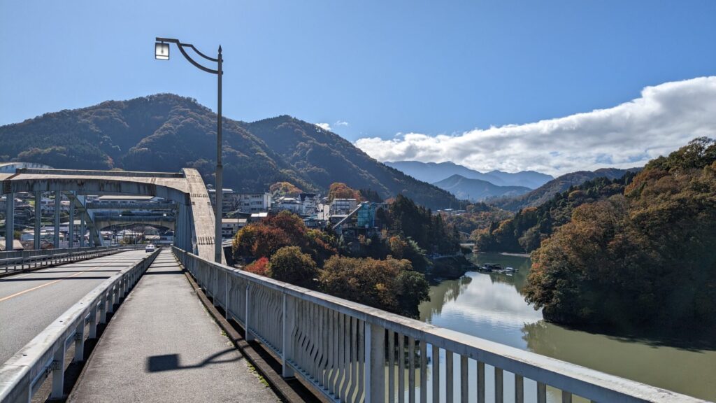 藤野の ”芸術の道”　を散歩してきました。10