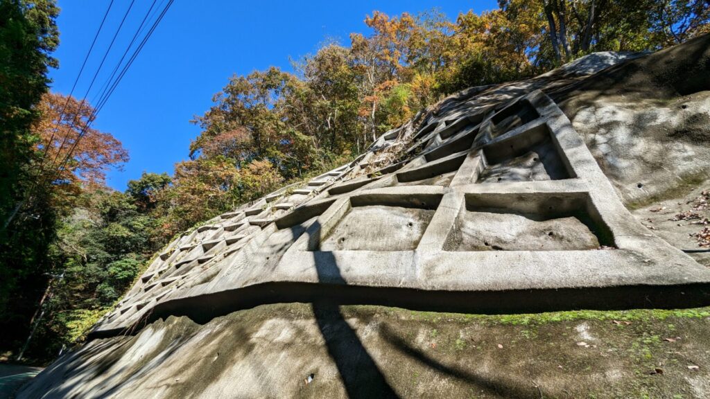 藤野の ”芸術の道”　を散歩してきました。32