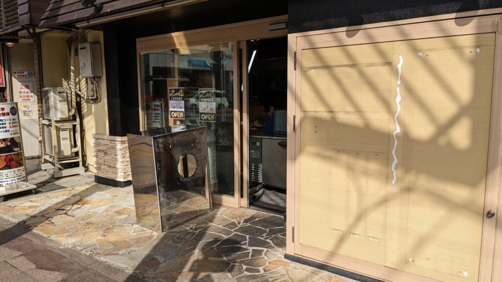 「ぶっ豚」小田急相模原店さんは3月5日OPEN予定だそうです。02