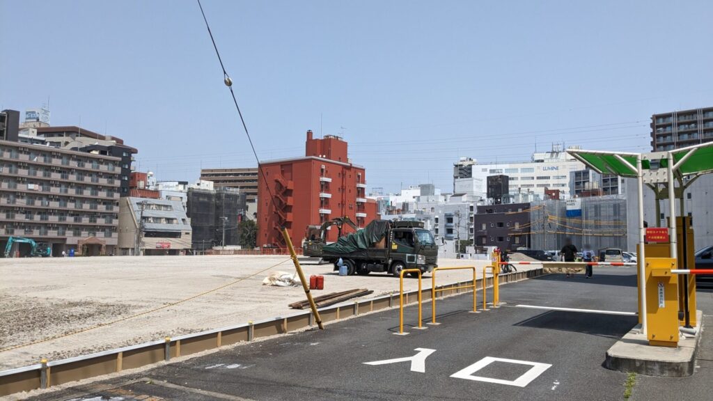 「ラポール千寿閣」跡地に「Times」さんの駐車場がOPENしました。02
