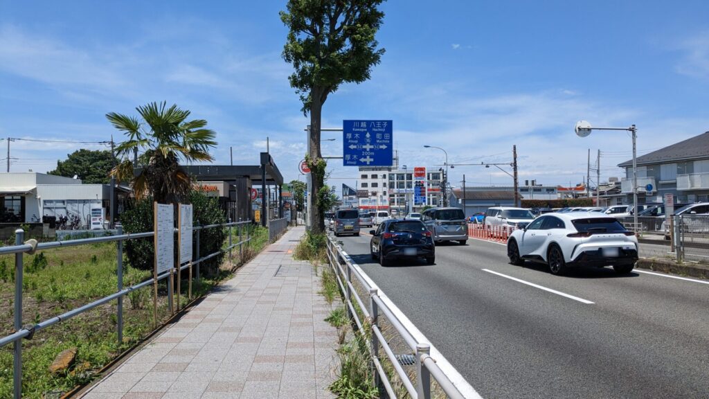 国道16号沿い、若松2丁目交差点近くに「Starbucks」さんが進出予定です。04