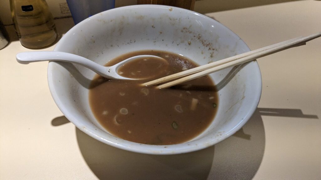 先月末で閉店した「二丁目ラーメン」さんのラーメンをいただきました。09