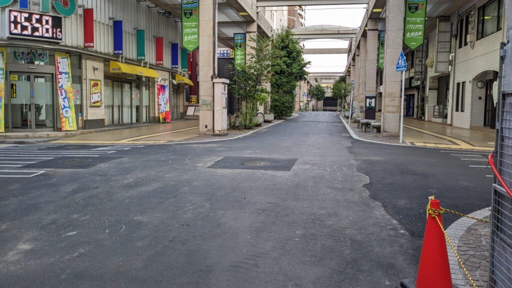 相模大野駅前の「コリドー街」で各種工事が進められています。02