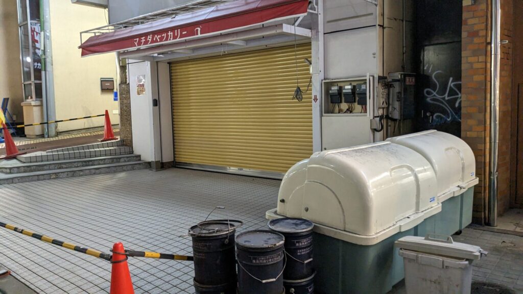 「油そば ずずず」さんというお店が町田にOPENするみたい。04