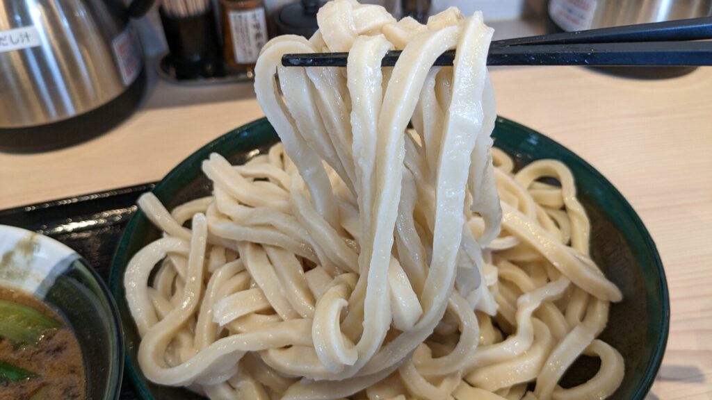 「南哲」さんの肉汁うどん特大1kgを食べてきました。10