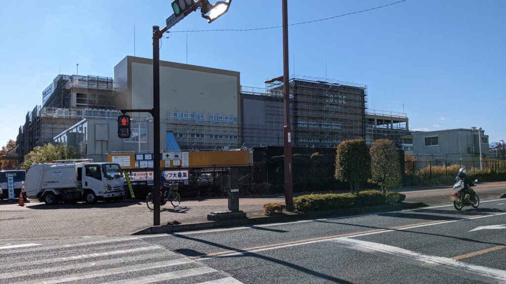 西橋本で建設が進むショッピングモールの名称は「COTOE」になるようです。01