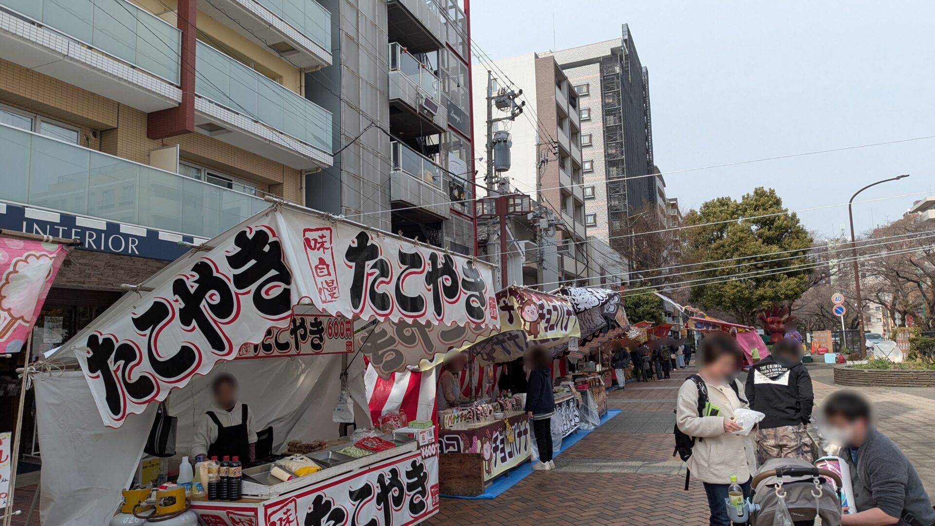 西門エリアで ”夜桜祭り” が開催されていました。03