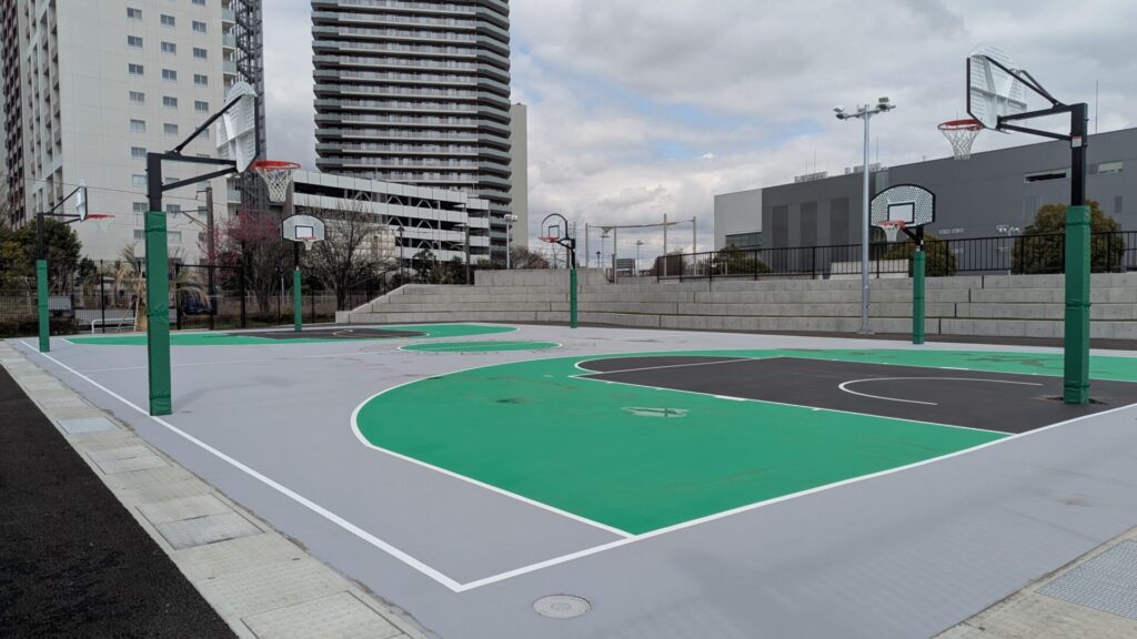 橋本お山公園内の「ニュースポーツ広場」がリニューアルOPENです。06