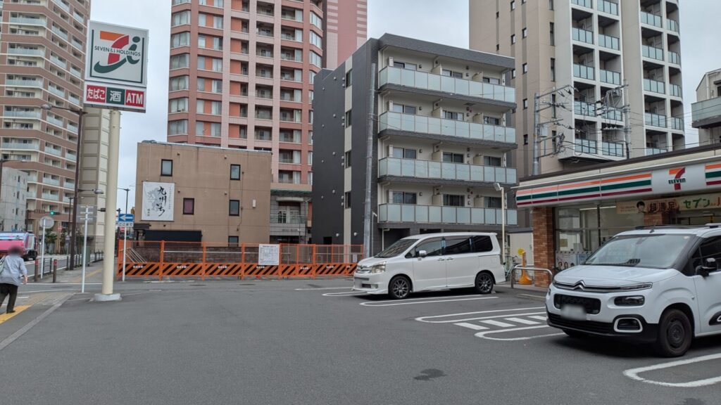 橋本に新しいビルの建設予定看板が出ていました。01