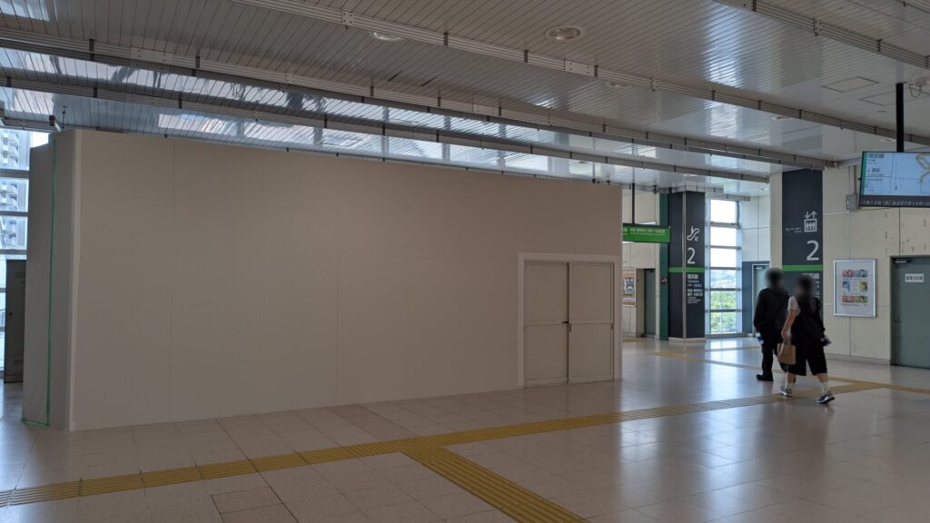 相模原駅改札内にシュークリームの「ビアードパパ」さんが出店です。03