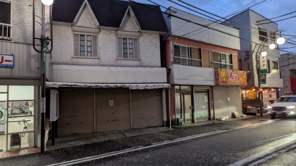 「ARMON」さんという居酒屋がサウザンロード商店街にOPENしました。03