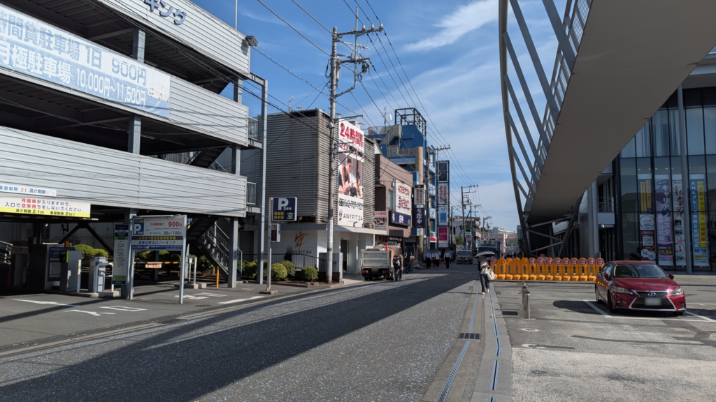淵野辺駅近くで「バーガーキング」さんの工事が始まっていました。02
