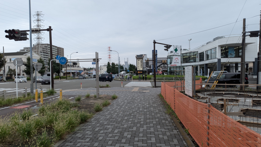 「小さな家族葬ハウス」が国道16号沿いの鹿沼台交差点にできるみたい。03